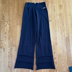 Matilda Jane women’s Flinn pants- Black small